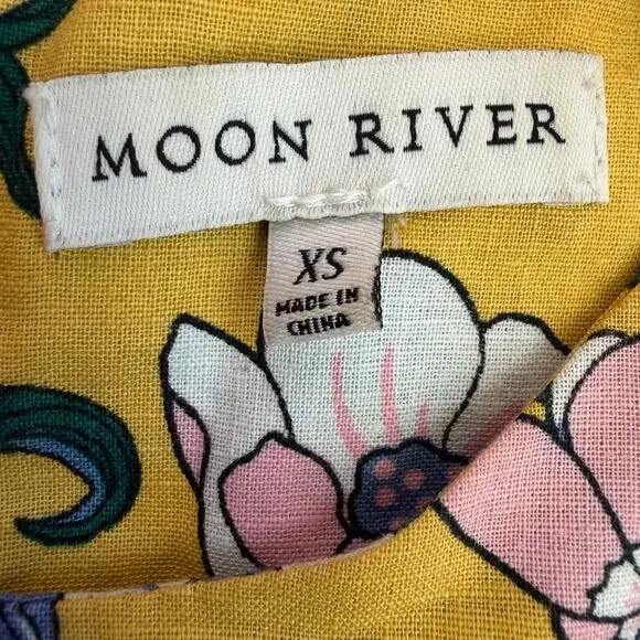 Moon River Women’s Yellow Floral Dress Size XS Short Sleeve Casual Spring - Picture 3 of 9